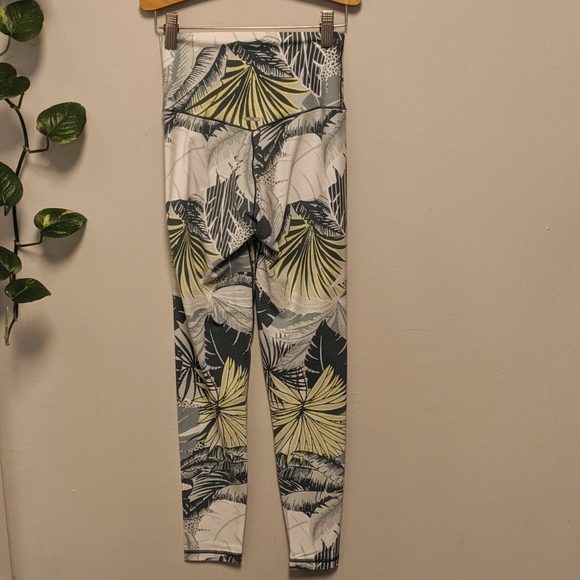 Aerie Leggings & Sports Bra Bundle - Picture 5 of 7